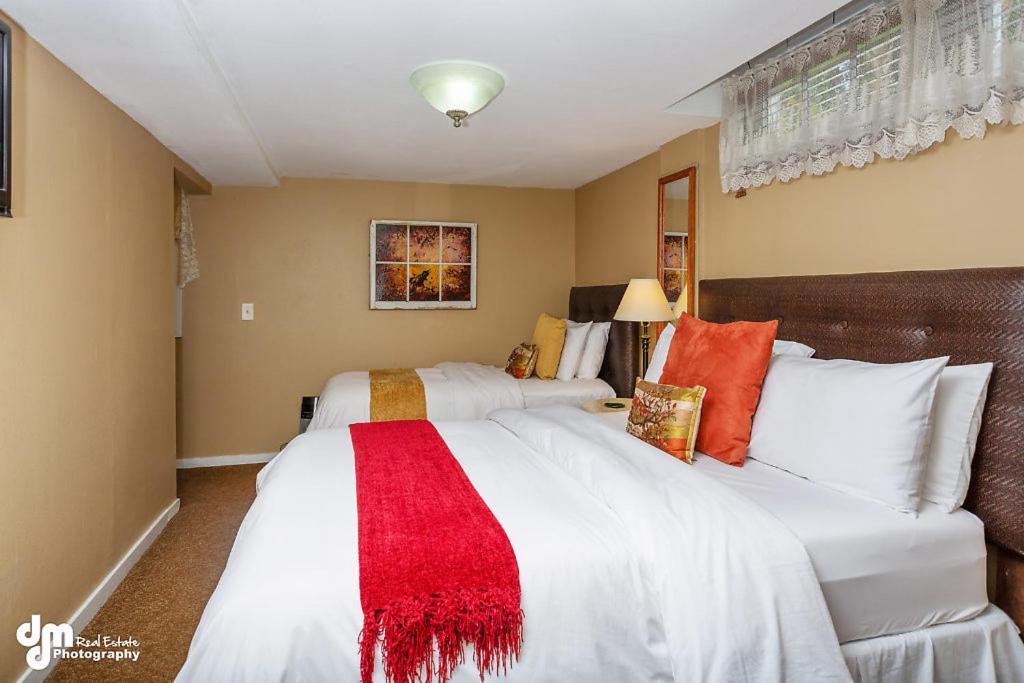A Wildflower Inn Anchorage Bagian luar foto